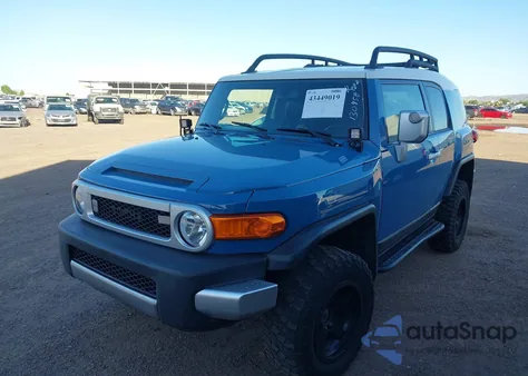 2012 Toyota Fj Cruiser z USA, uszkodzony, nr VIN JTEBU4BFXCK130958
